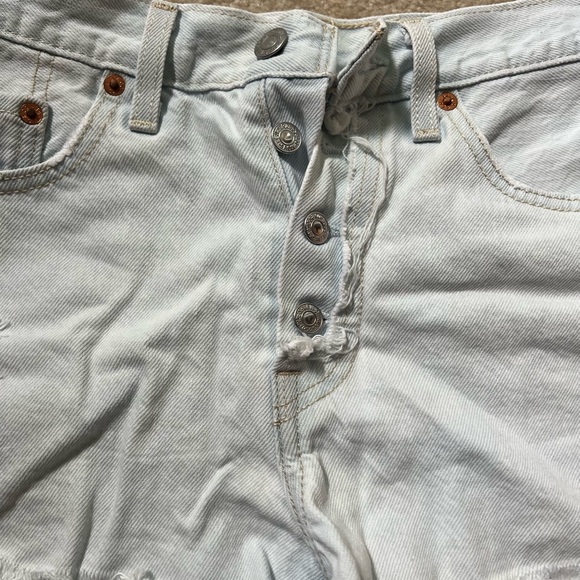 Levi’s shorts - Picture 4 of 5